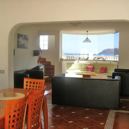 Dolphin House بيت للعطل *